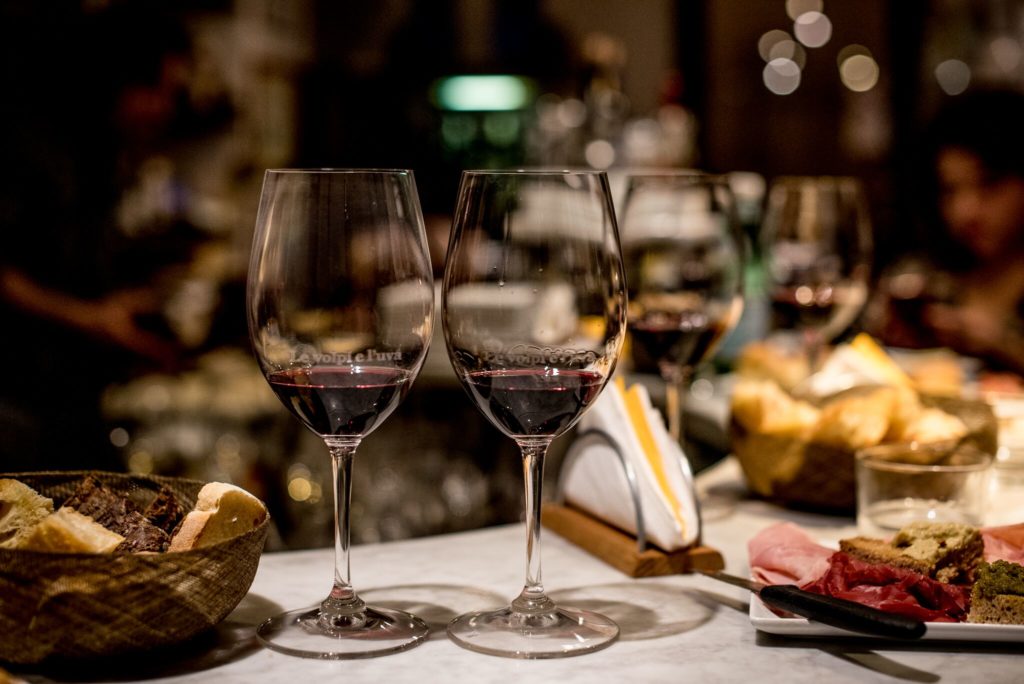 Progettiamo e coordiniamo eventi per locali, bar e ristoranti che vogliono attirare nuovi clienti, fidelizzare quelli esistenti e valorizzare la propria identità.